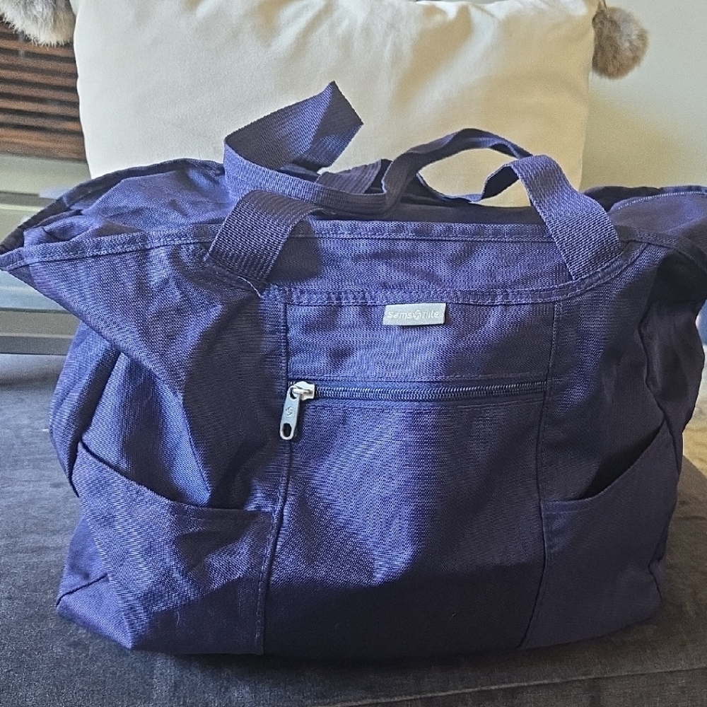 Samsonite Foldaway Tote /3 Exterior Pockets/Lightweight/ Great for Travel